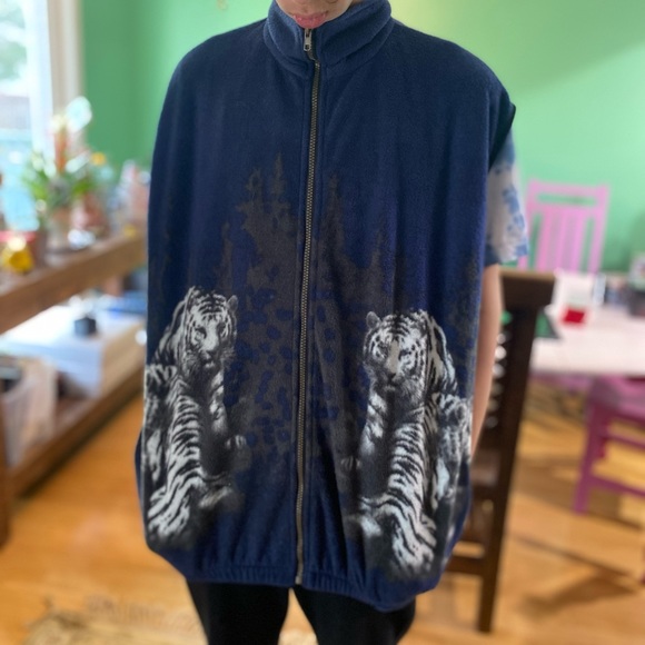 Vintage Jackets & Blazers - Tiger zip up fleece vest wild life